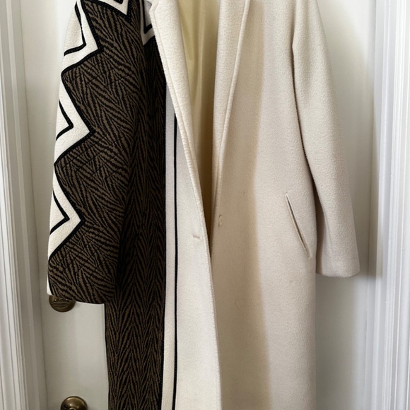 Coat - Picture 3 of 4